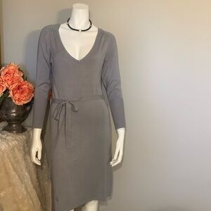 🩶 BCBG lightweight, knit gray midi dress with belt Small